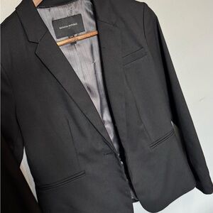 Banana Republic Women’s Blazer - 2 Petite